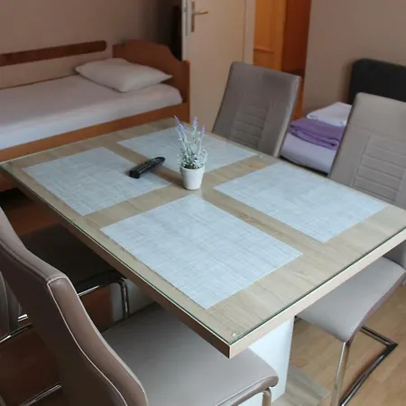 Milivoj Custic Apartment Murvica (Policnik)