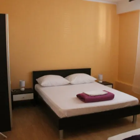 Apartment Milivoj Custic *
